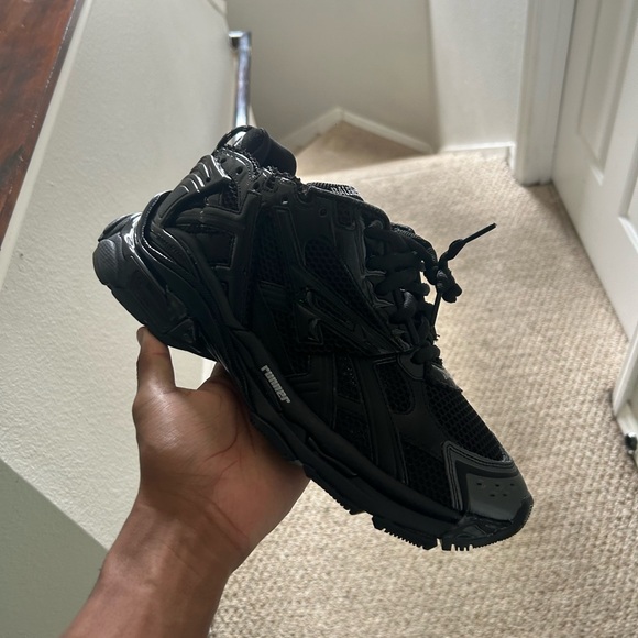 used but comes with box and accessories - Picture 2 of 5